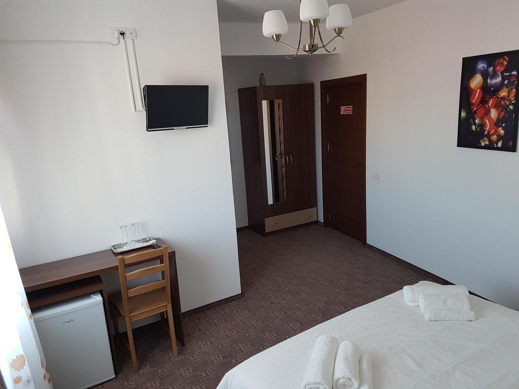Skyroomshorezu Luaran gambar