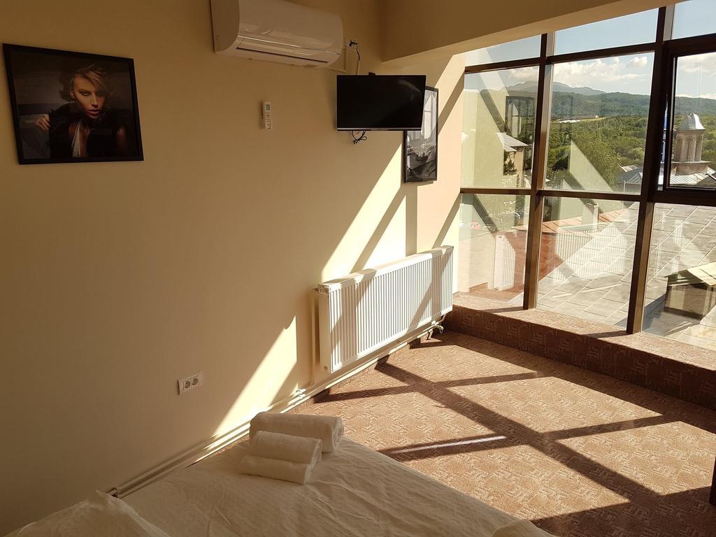 Skyroomshorezu Luaran gambar
