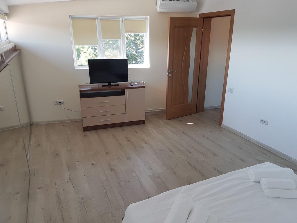 Skyroomshorezu Luaran gambar